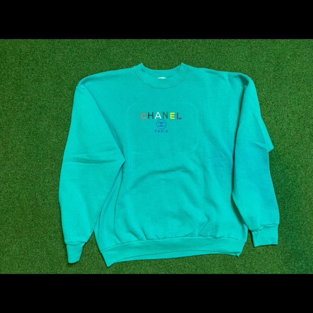 Vtg. FOTL (80s 90) Embroidered Crewneck Sweatshirt